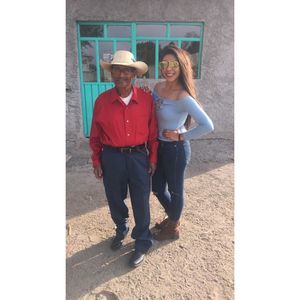 Meet your Posher, Elena